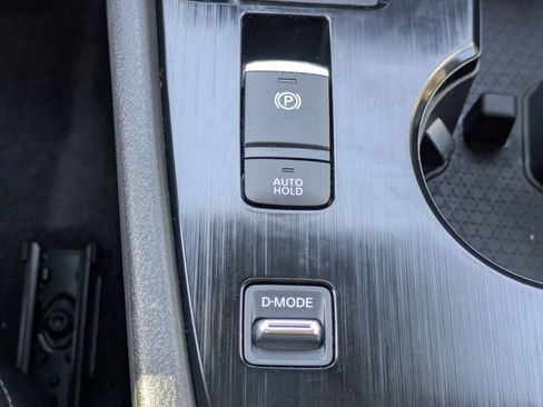 Used 2025 Nissan Rogue S image 16