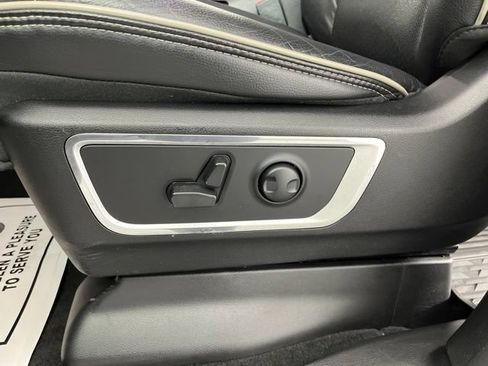 Used 2023 RAM 1500 Laramie AWD/4WD image 37