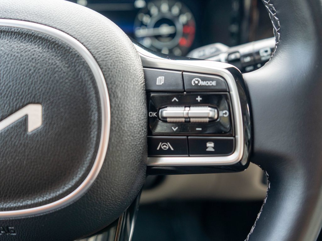 Certified 2023 Kia Sorento SX AWD/4WD image 20