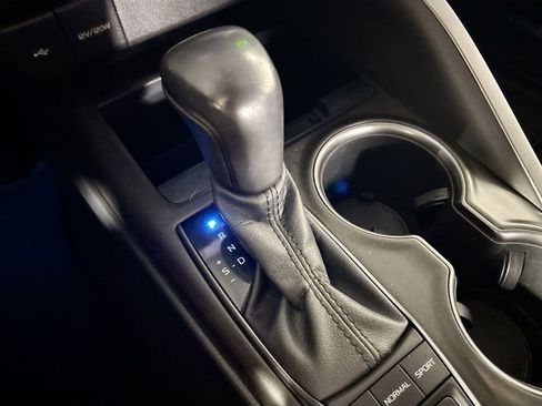 Used 2021 Toyota Camry XSE w/ Navigation Upgrade Package image 18