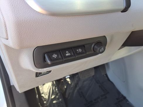 Used 2023 GMC Terrain SLT w/ Tech Package image 19