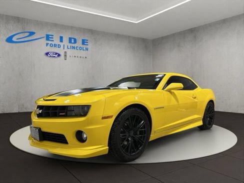 Used 2010 Chevrolet Camaro SS w/ LPO, Ground Effects Package RWD image 5