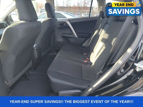 Used 2017 Toyota RAV4 LE w/ Carpet Mat Package image 10