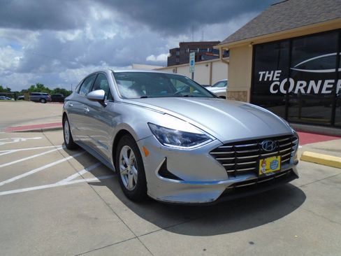 Used 2021 Hyundai Sonata SE FWD image 1