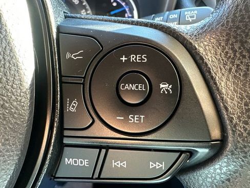 Certified 2025 Toyota RAV4 XLE image 31