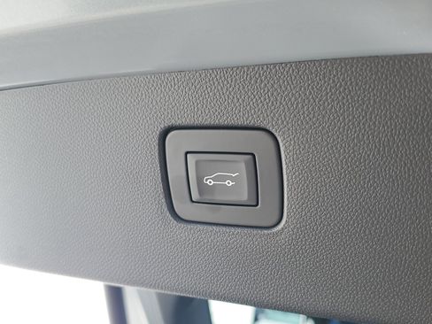 Used 2024 Buick Envista Sport Touring w/ Convenience I Package FWD image 11