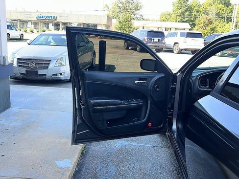 Used 2014 Dodge Charger SXT RWD image 26