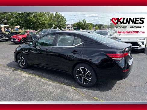 Used 2024 Nissan Sentra SV FWD image 11