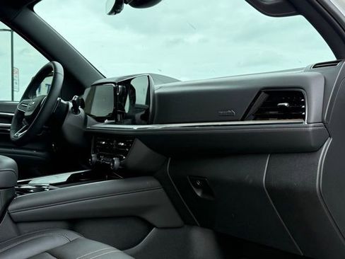 Used 2025 Chevrolet Tahoe High Country image 19