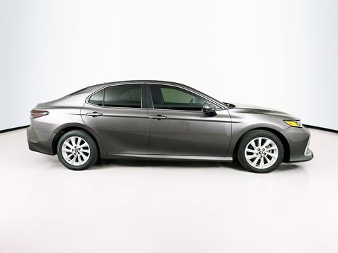 Used 2024 Toyota Camry LE image 10