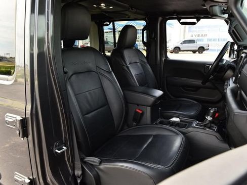 Used 2021 Jeep Wrangler Unlimited Sahara w/ Cold Weather Group AWD/4WD image 20