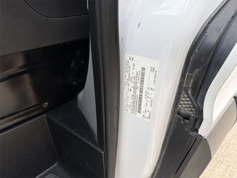 Used 2017 Ford Transit 350 XL image 5