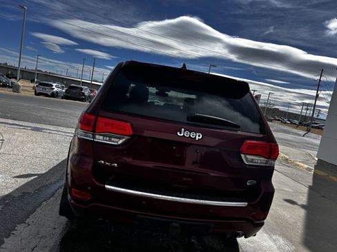 Used 2017 Jeep Grand Cherokee Overland image 4