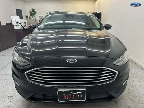 Used 2019 Ford Fusion SE w/ Equipment Group 151A image 2