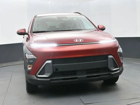 Used 2024 Hyundai Kona SEL image 3