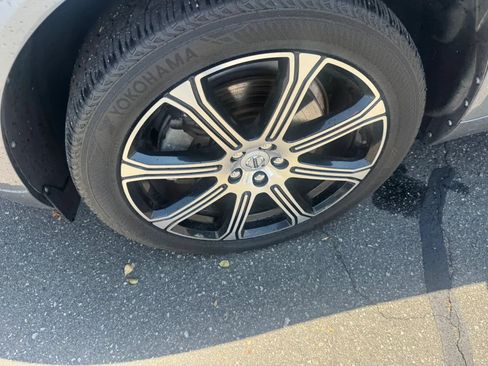 Used 2018 Volvo XC60 T8 Inscription w/ Advanced Package AWD/4WD image 9