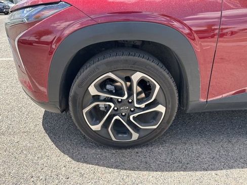 Used 2025 Chevrolet Trax RS w/ Driver Confidence Package FWD image 2