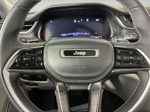 Used 2023 Jeep Grand Cherokee Overland w/ Luxury Tech Group IV AWD/4WD image 76