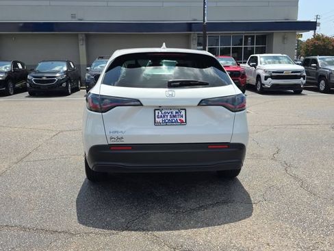 Used 2024 Honda HR-V LX image 5