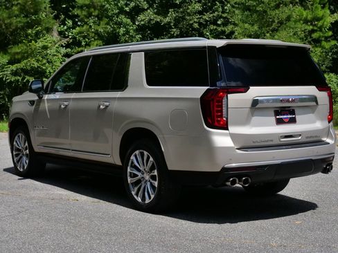Used 2021 GMC Yukon XL Denali w/ Denali Ultimate Package AWD/4WD image 7