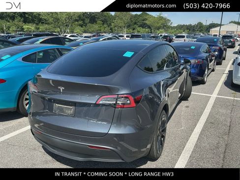 Used 2022 Tesla Model Y Long Range AWD/4WD image 3