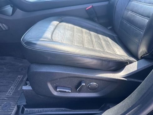 Used 2018 Ford Edge SEL w/ Equipment Group 201A AWD/4WD image 21