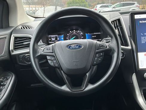 Used 2022 Ford Edge SE w/ Black Appearance Package image 14