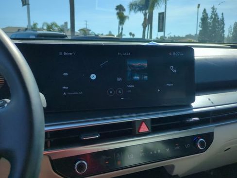 Certified 2025 Kia Sorento S AWD/4WD image 21