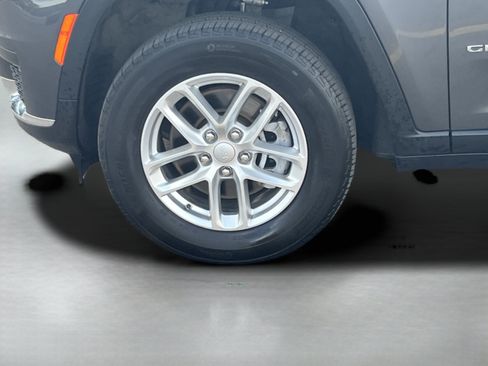 Used 2023 Jeep Grand Cherokee L Laredo AWD/4WD image 28