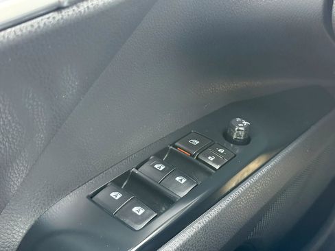 Used 2020 Toyota Camry LE image 34