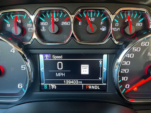 Used 2018 GMC Yukon SLT w/ HD Trailering Package image 2