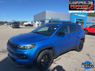 Used 2025 Jeep Compass Latitude w/ Altitude Special Edition video 1