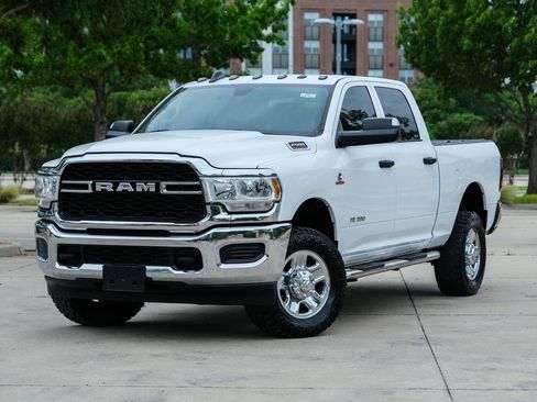 Used 2020 RAM 2500 Tradesman w/ Chrome Appearance Group image 7