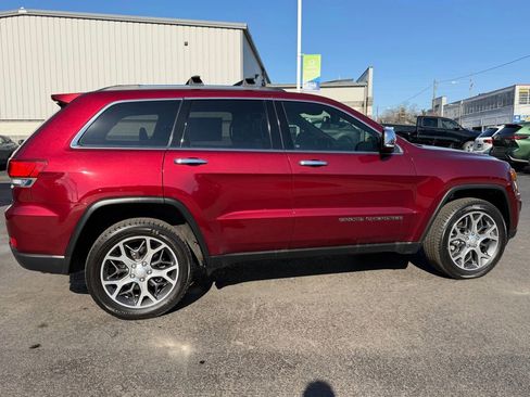 Used 2021 Jeep Grand Cherokee Limited w/ Luxury Group II image 24