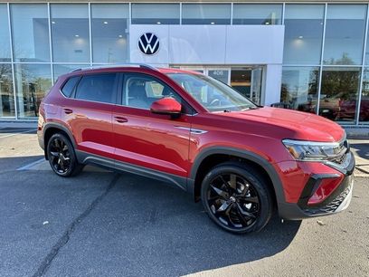 New 2024 Volkswagen Taos SE