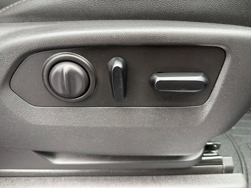 Used 2019 GMC Sierra 1500 SLT w/ SLT Convenience Package image 11