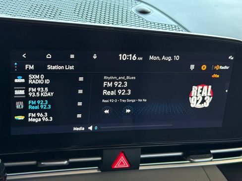 Used 2024 Hyundai Elantra Limited FWD image 24