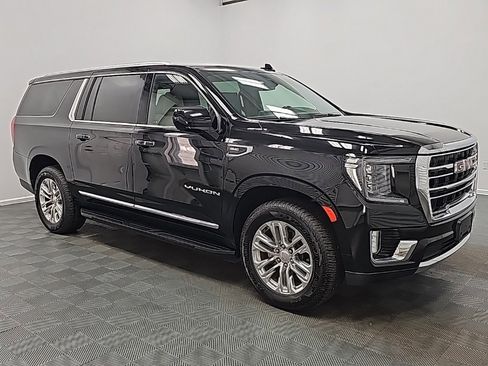 Used 2022 GMC Yukon XL SLT image 2