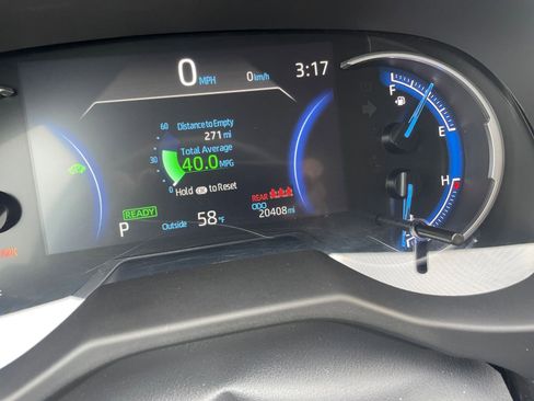 Used 2025 Toyota RAV4 LE image 39