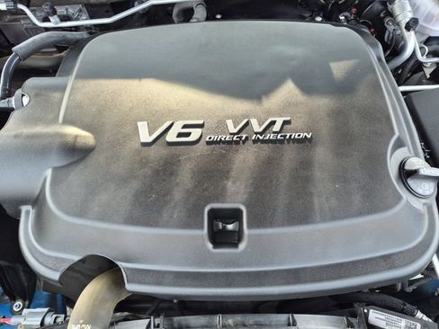 Used 2021 Chevrolet Colorado LT w/ Safety Package RWD image 24
