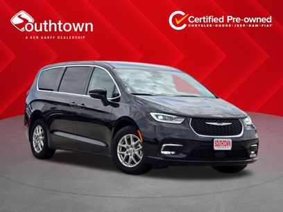 Certified 2023 Chrysler Pacifica Touring-L