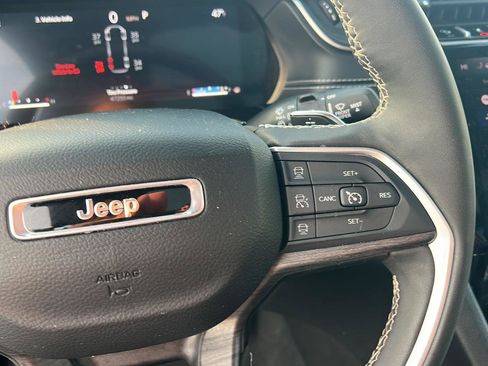 Used 2024 Jeep Grand Cherokee L Limited w/ Luxury Tech Group II AWD/4WD image 24