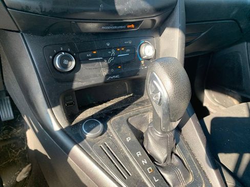 Used 2017 Ford Focus SE FWD image 41