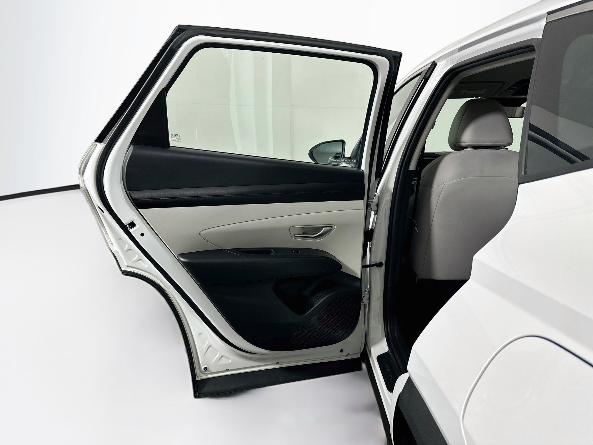 Used 2025 Hyundai Tucson SE AWD/4WD image 25