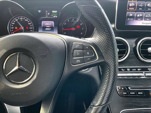 Used 2019 Mercedes-Benz GLC 350e 4MATIC w/ Premium Package image 26