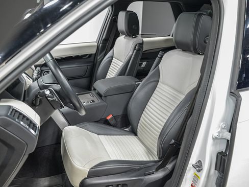 Used 2023 Land Rover Discovery S R-Dynamic image 16