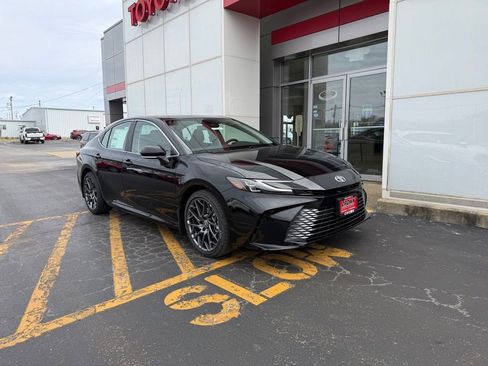 New 2026 Toyota Camry XLE image 3