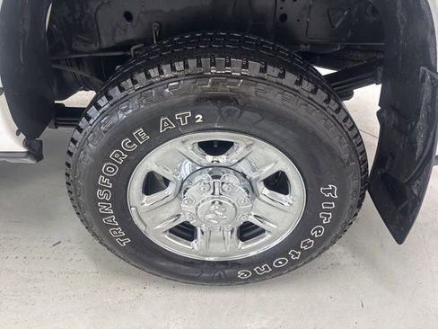 Used 2024 RAM 3500 Tradesman w/ Chrome Appearance Group image 9