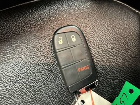 Used 2024 Jeep Compass Latitude AWD/4WD image 19