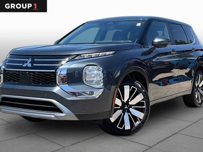Used 2025 Mitsubishi Outlander SE
